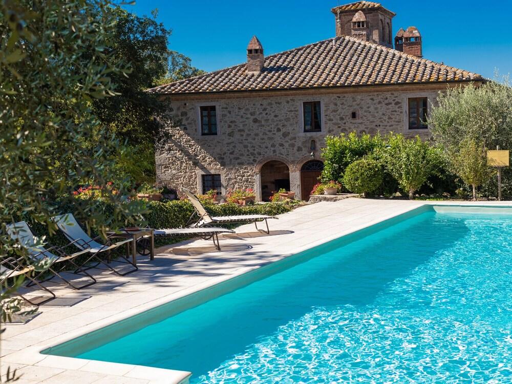 Alluring Apartment in Rapolano Terme With Swimming Pool Waterslide