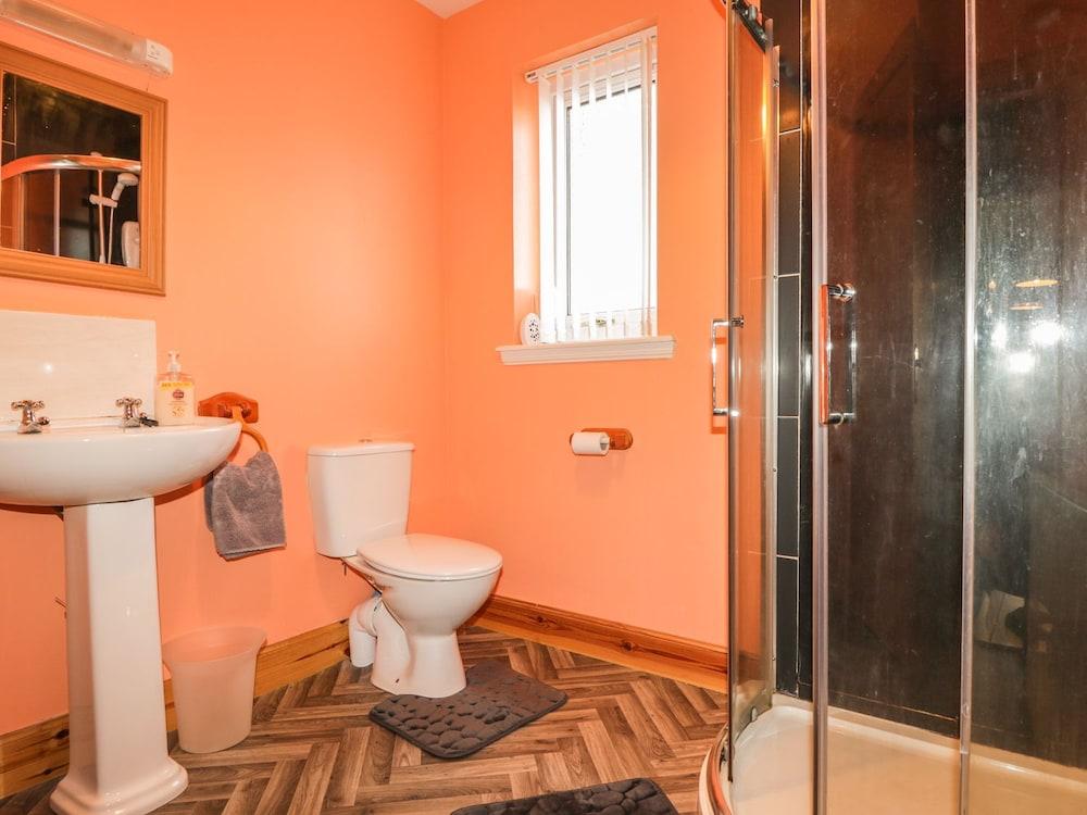 The Rowans Bathroom
