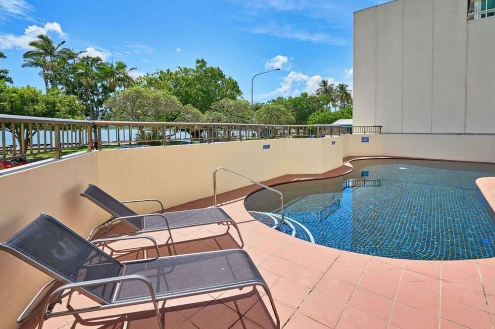 Cairns Ocean View Apartment in Aquarius Waterslide