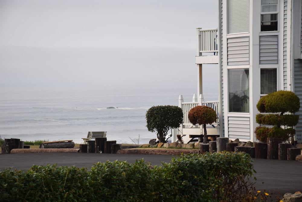 Schooner Landing Property Grounds