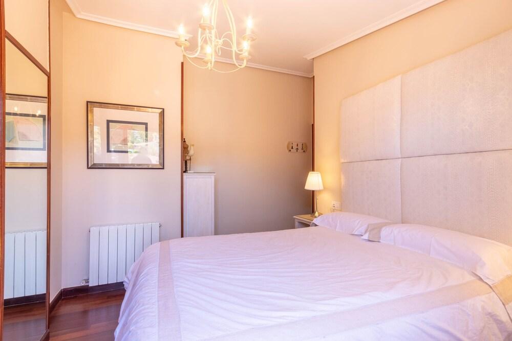 Ático con 2 terrazas By Urban Hosts Room