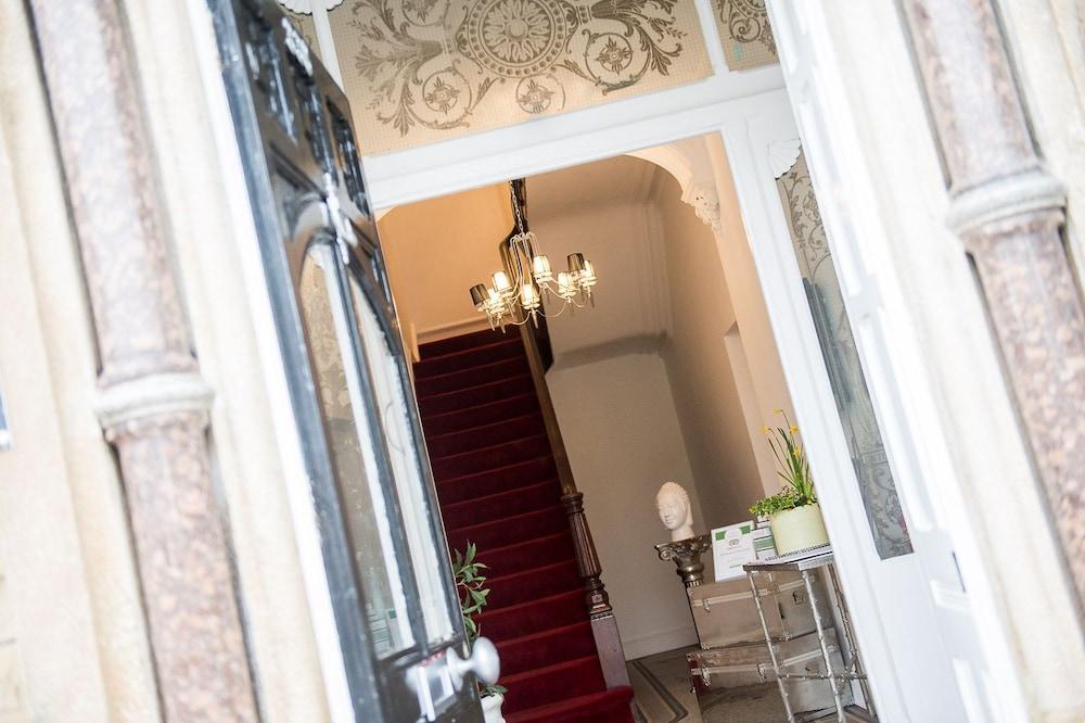 Howarth House Apartments Reception Hall