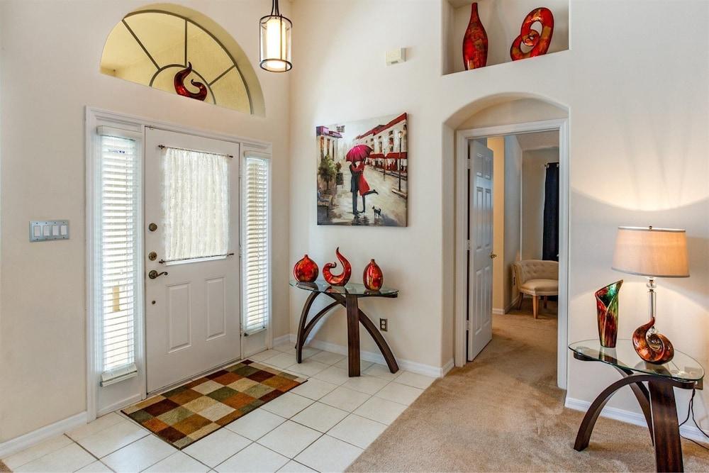 Stunning 4 Bed, 3 Bath Villa With Southwest Facing Pool and spa - 503