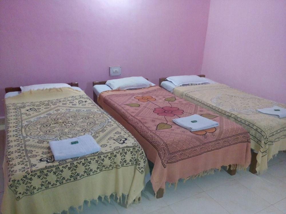Molyma Resorts