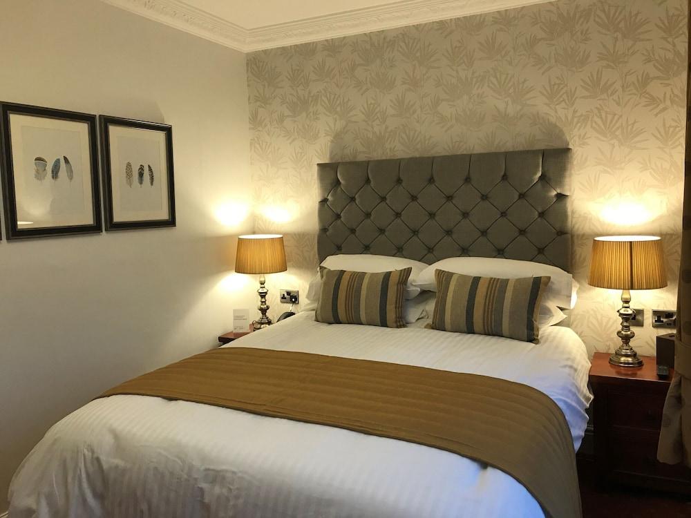 Loftsome Bridge Hotel Room
