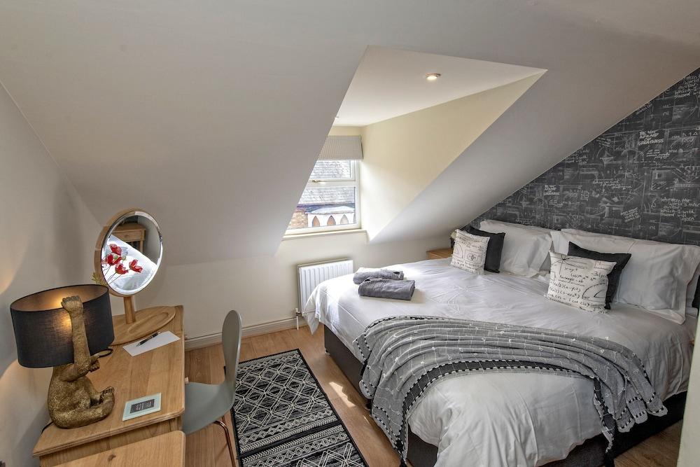A very British house to stay 3 Bedroom
