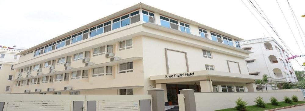 Sree Parthi Hotel Exterior