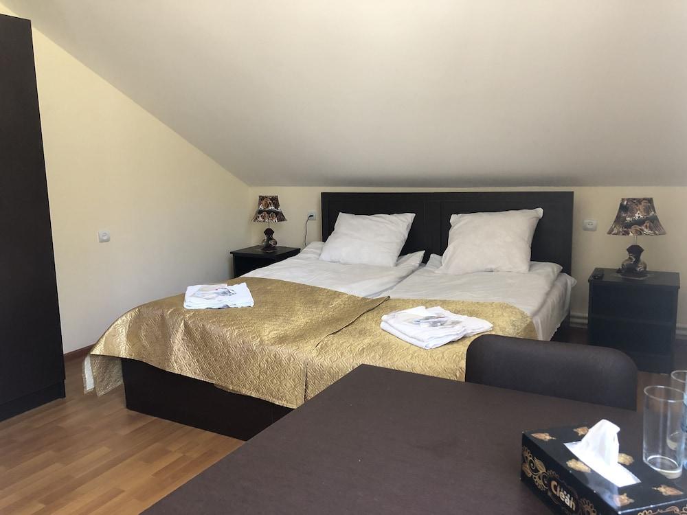 Check Inn Dilijan Room