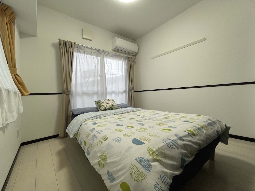 T.Trust201 Interior