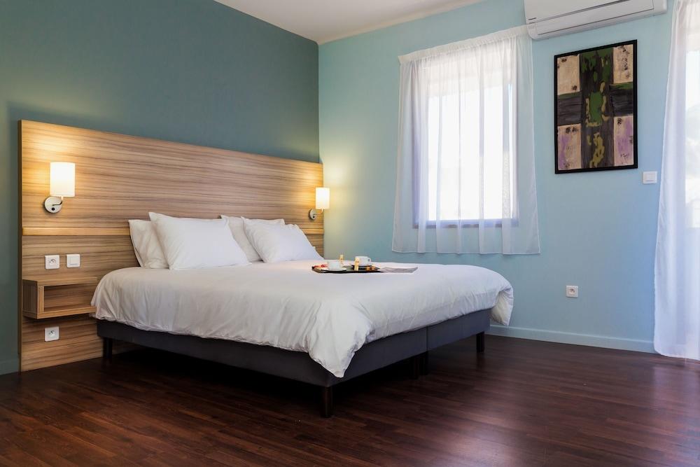 Eclipse La Belle Etoile Room