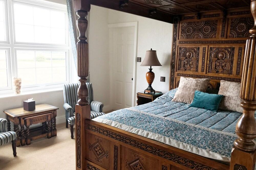 Loftsome Bridge Hotel Room