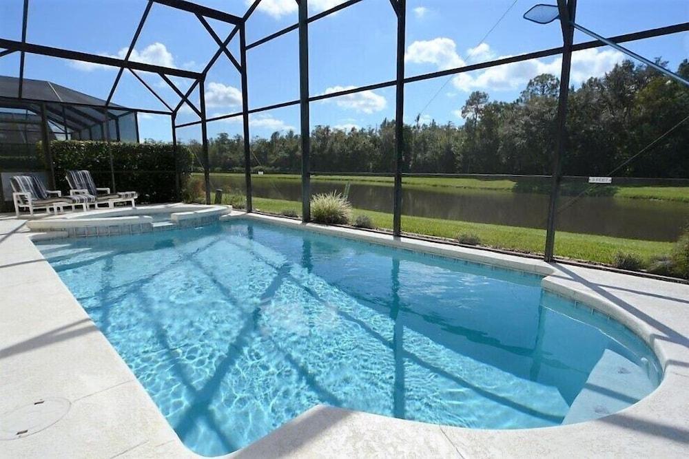 4630 4 Bedroom Private Pool Home, Cumbrian Lakes