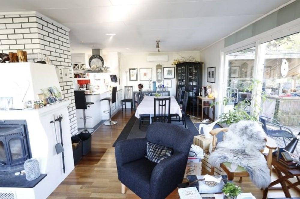 سولفيري هوليداي هوم فاردوسفايين غرفة معيشة