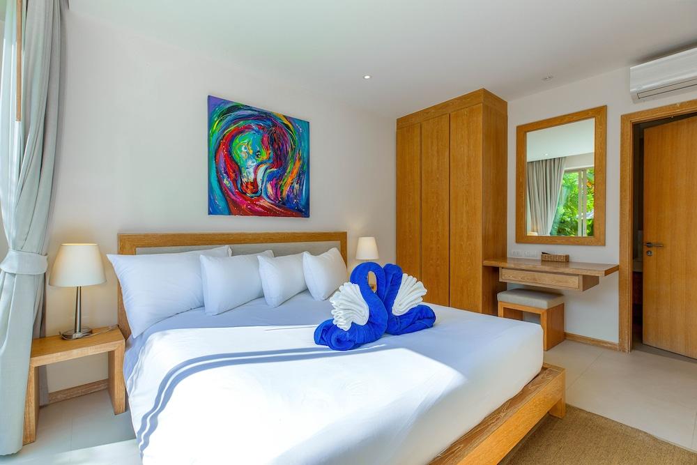 3BR Villa with Private Pool at Bangtao Beach Room