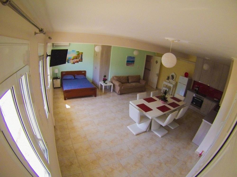 Arkadiko Chorio - Studio with sea view Living Area