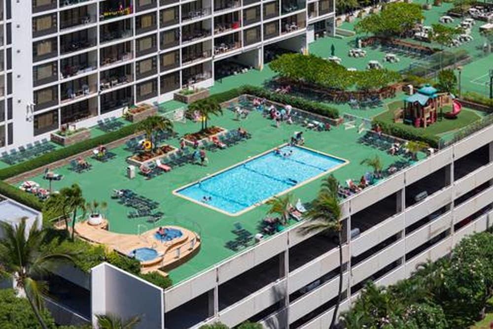 Waikiki Banyan - Ocean View Tower 1 Suite 2214 Outdoor Pool