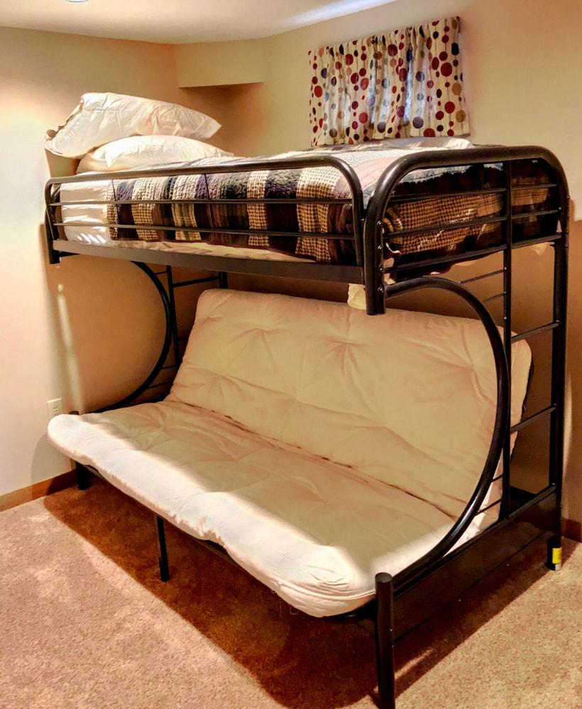 ماجيستيك فيستا ماونتنسايد كابينز إن دالتن،  نيو هامشير - باي برتن وودز فاكيشنز غرفة