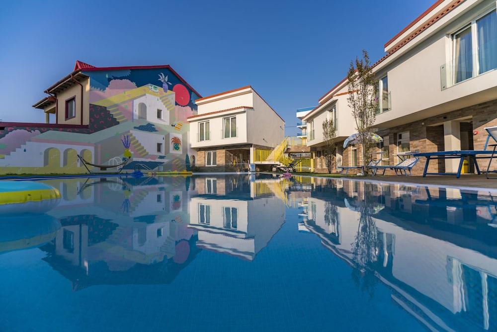 Nayino Resort Hotel