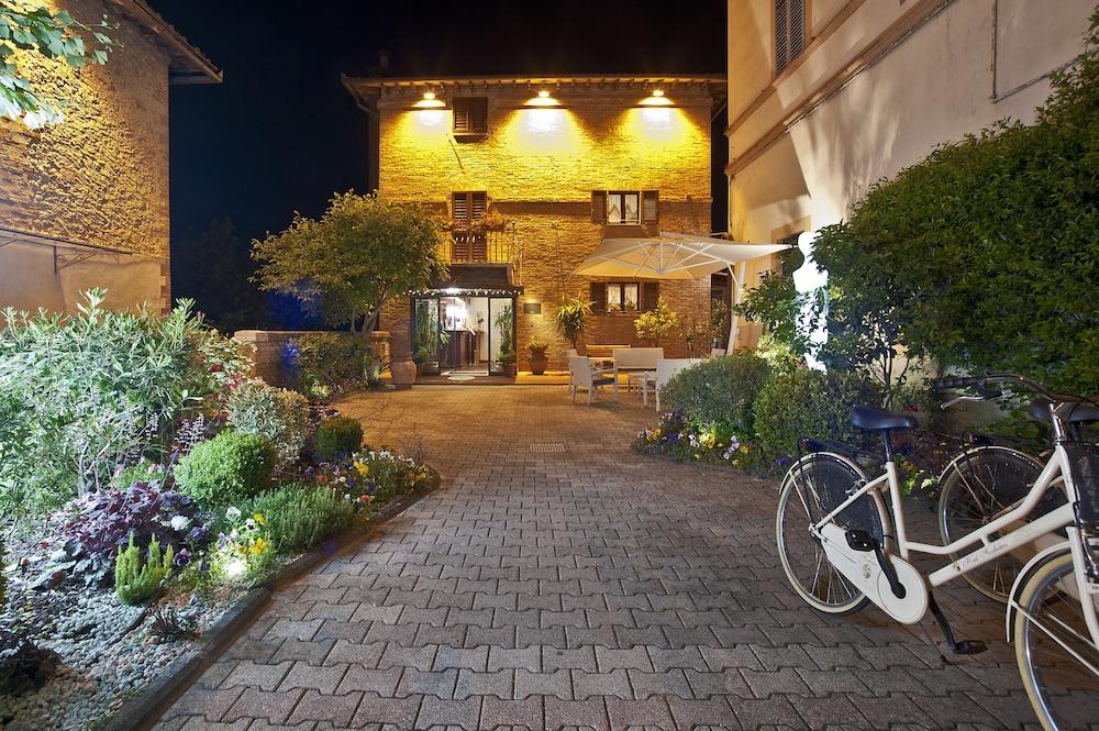 Hotel Arcobaleno Hotel Front - Evening/Night