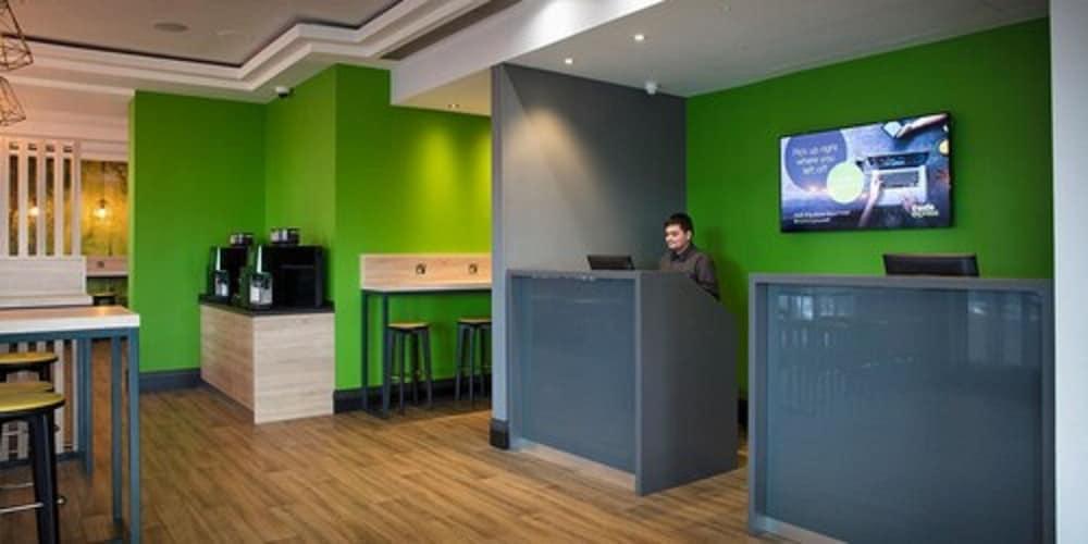 Thistle Express Swindon Reception