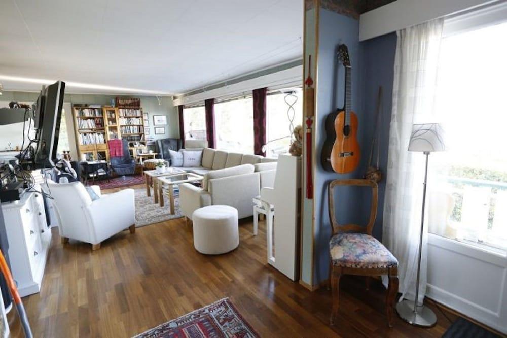 سولفيري هوليداي هوم فاردوسفايين غرفة معيشة