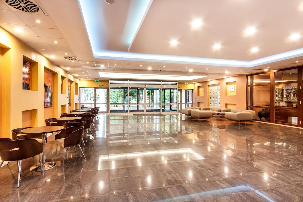 Qubus Hotel Legnica Lobby
