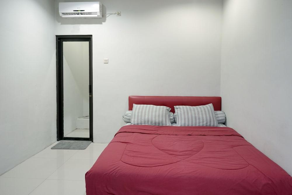 Dparagon Bukit Sari Room