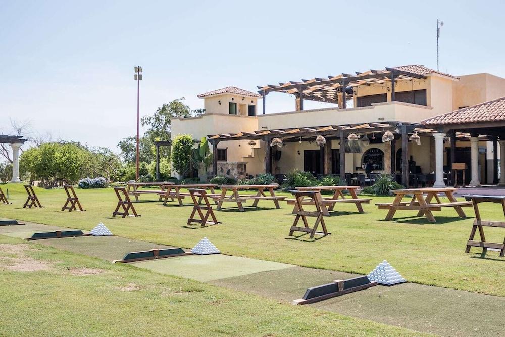 لوس كابوس جولف ريزورت، تريد مارك كوليكشن - ويندام تفاصيل الفندق من الخارج