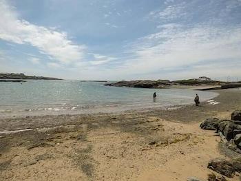 24 Isallt Lodges Beach