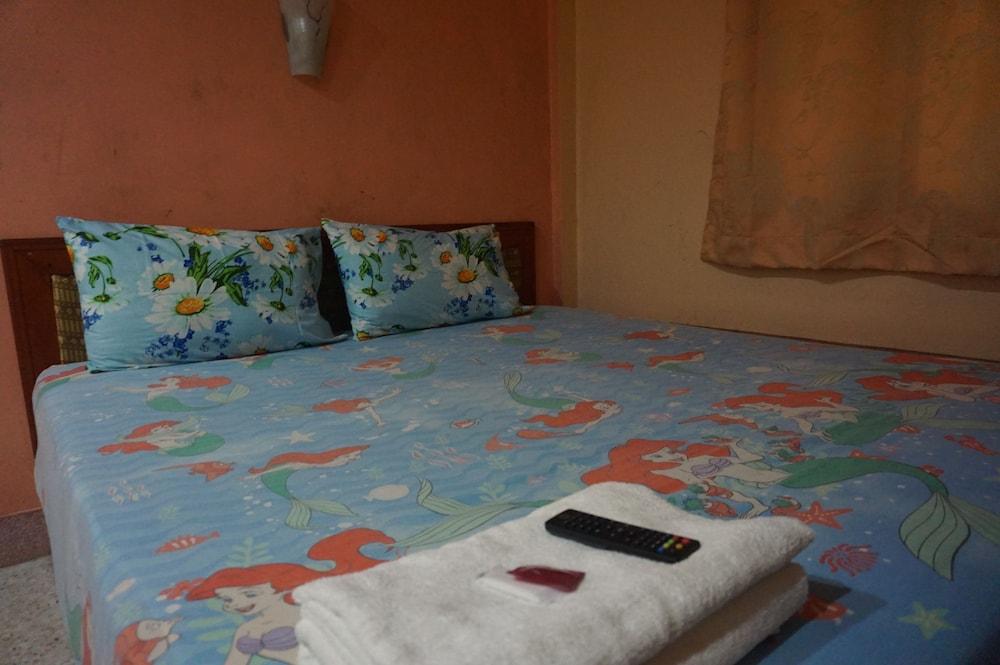 Liew Sai Resort Room