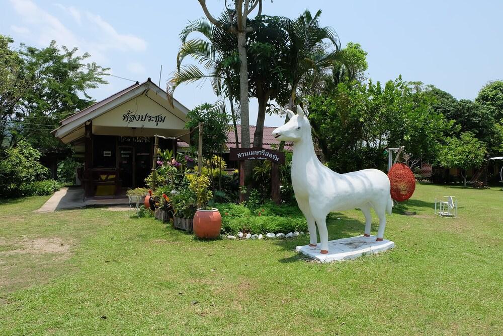Suan Mesa Resort Property Grounds