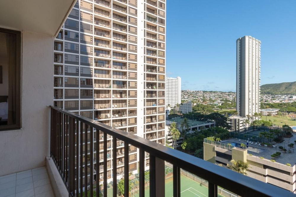 Waikiki Banyan - Pool View Tower 1 Suite 1501 Featured Image