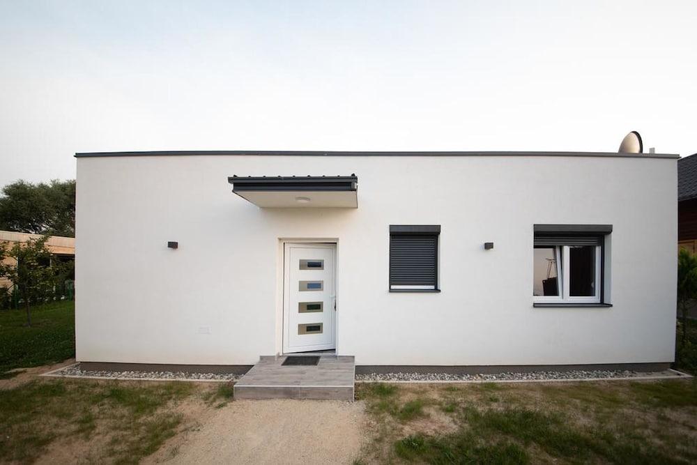 Simply Una Exterior