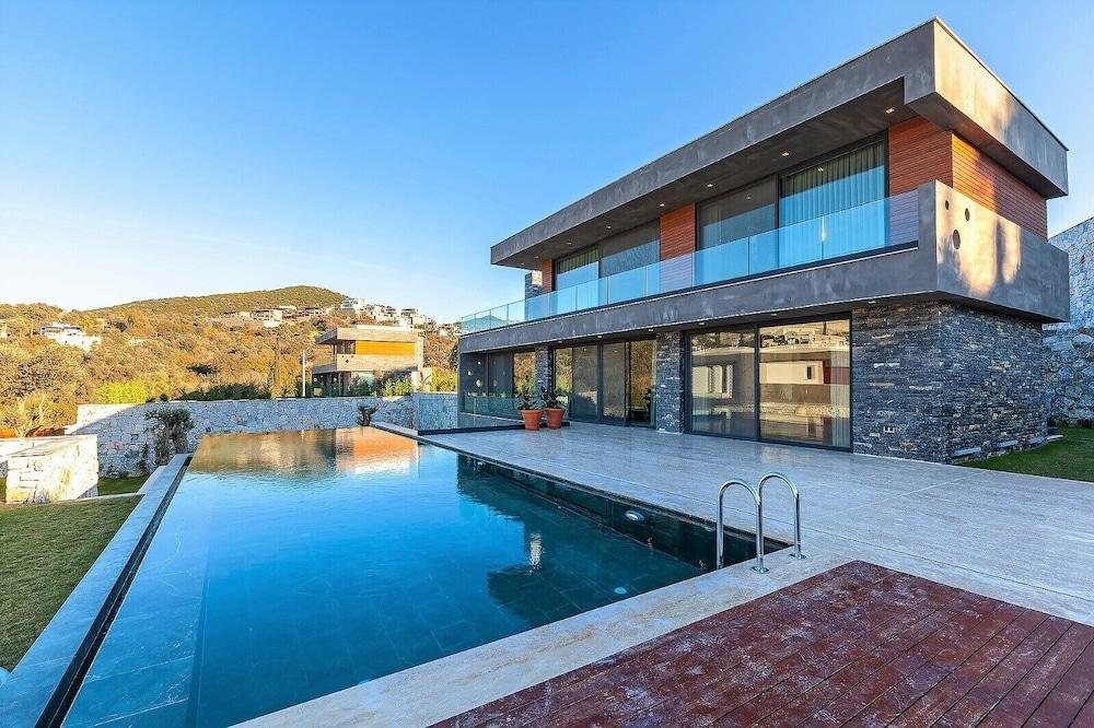 7 Deluxe - Seductive Style and Serenity Private Pool