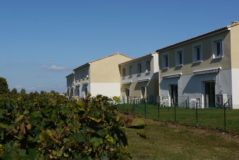 Les Grands Vignobles Featured Image