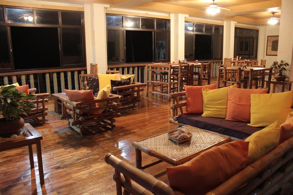 Island View Beachfront Resort Interior