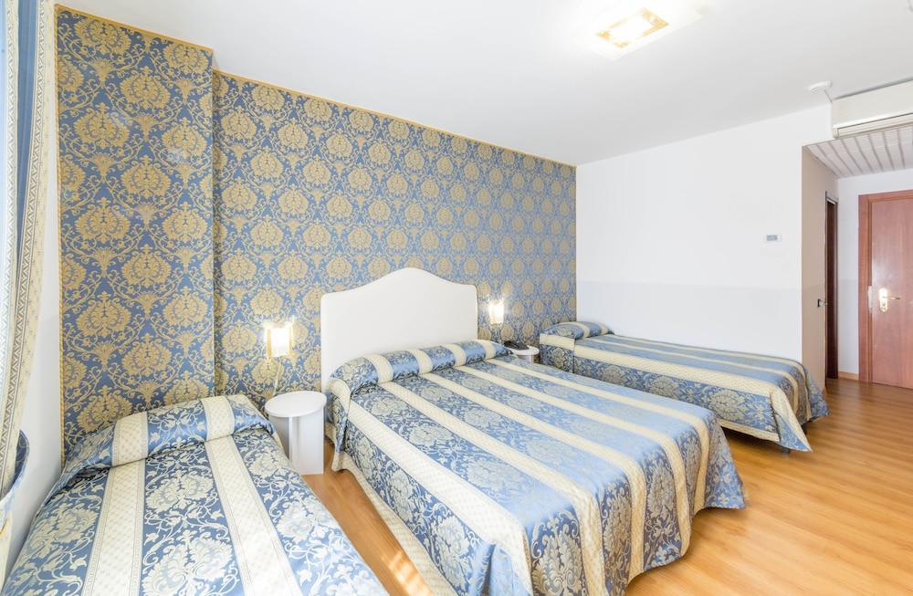 Hotel Floris