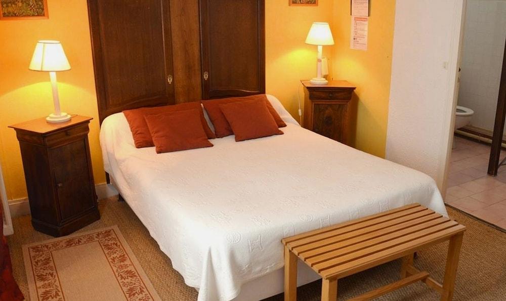 Logis Auberge La Solognote Room