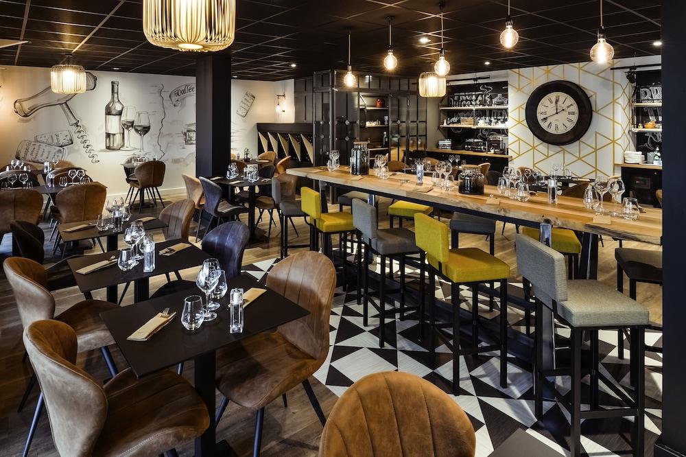 ميركيور ليون إيست تشابوني الصورة الأساسية