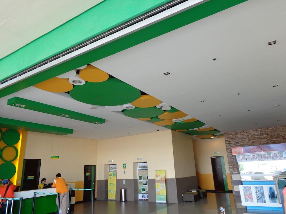 Go Hotels Tacloban Lobby