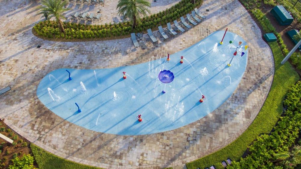 Storey Lake - 4902 Clock By Fairytale VR Outdoor Pool