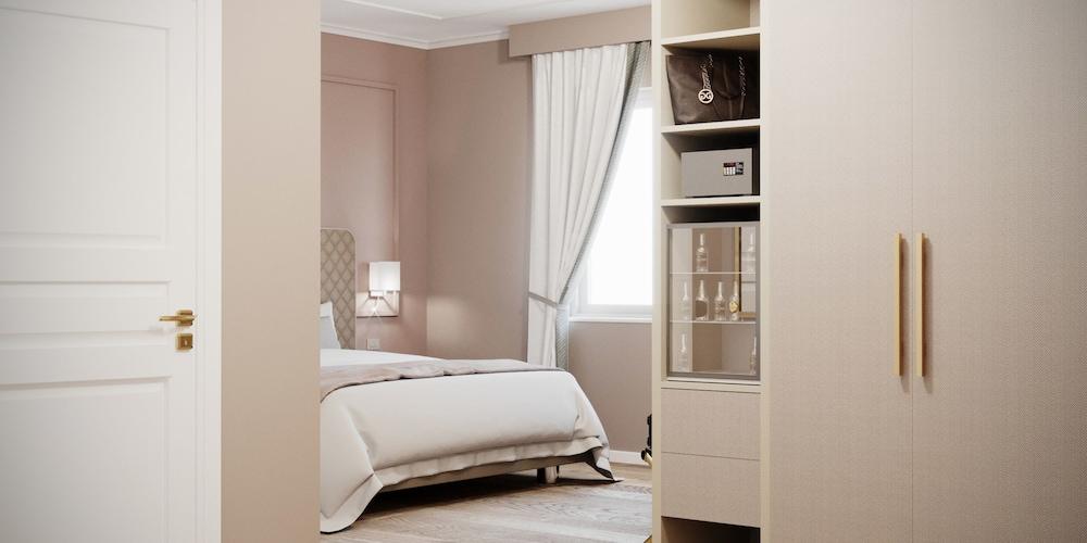 Mercury Rooms Room