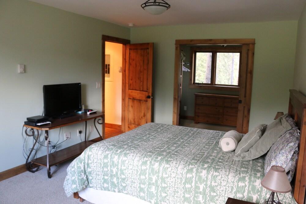 Big Sky - Hidden Village 59 Room