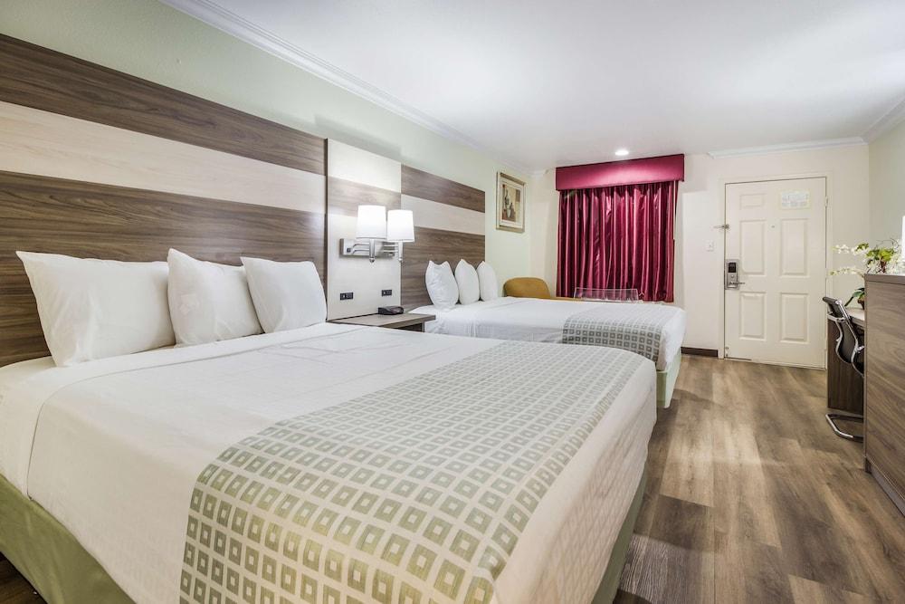 Americas Best Value Inn Columbus, TX Featured Image