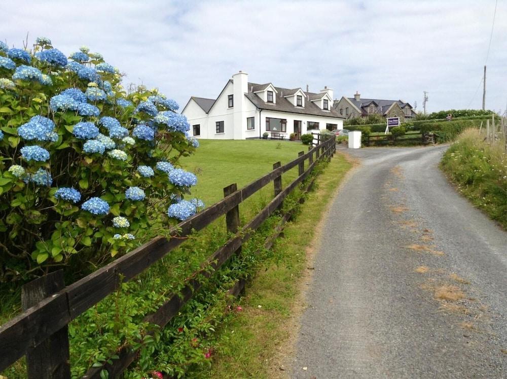 Cnoc Breac Exterior