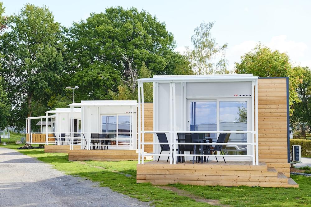 فيرست كامب خونستافيك كارلسكرونا الصورة الأساسية