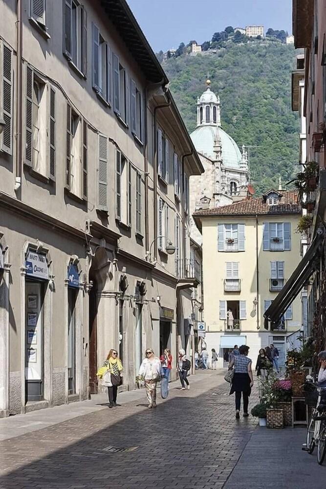 JOIVY Charming Apt Centre of Como Exterior detail