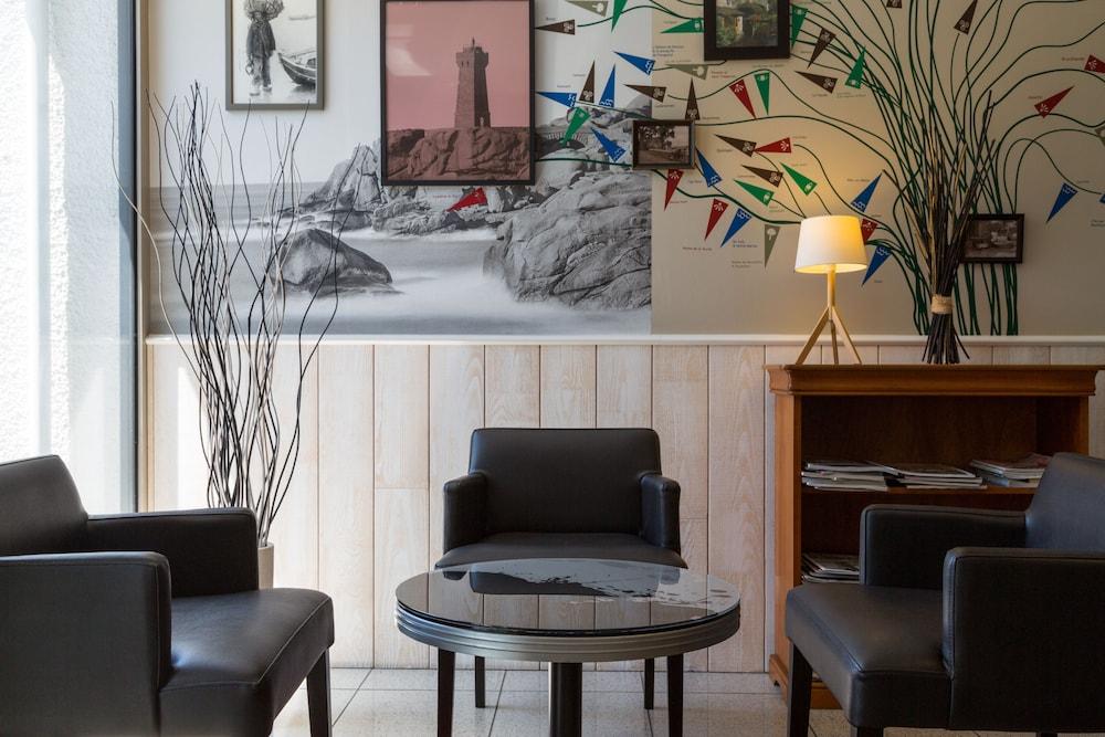 Logis Hôtel Au Chêne Vert Lobby Lounge
