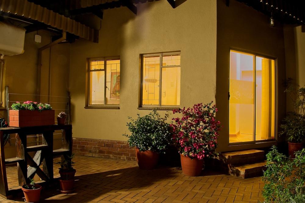 Rest a While Guest House Exterior