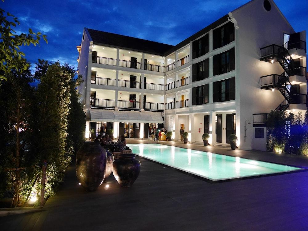 بوري سيري هوتل